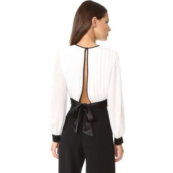 Alice + Olivia Tops - SOLD! NWT ALICE + OLIVIA Dakota Tie Back Crop Top
